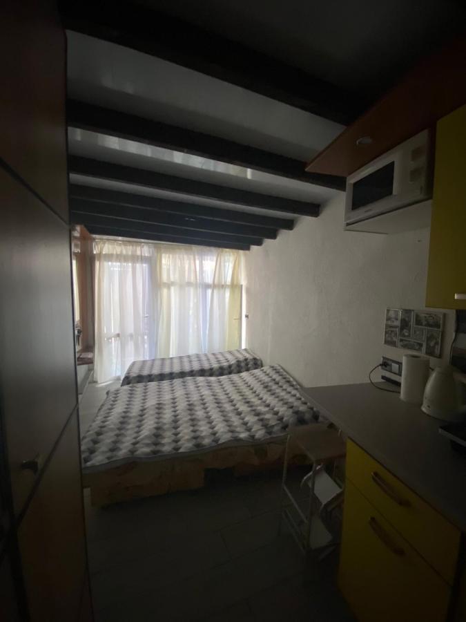 Apartment House&house 84