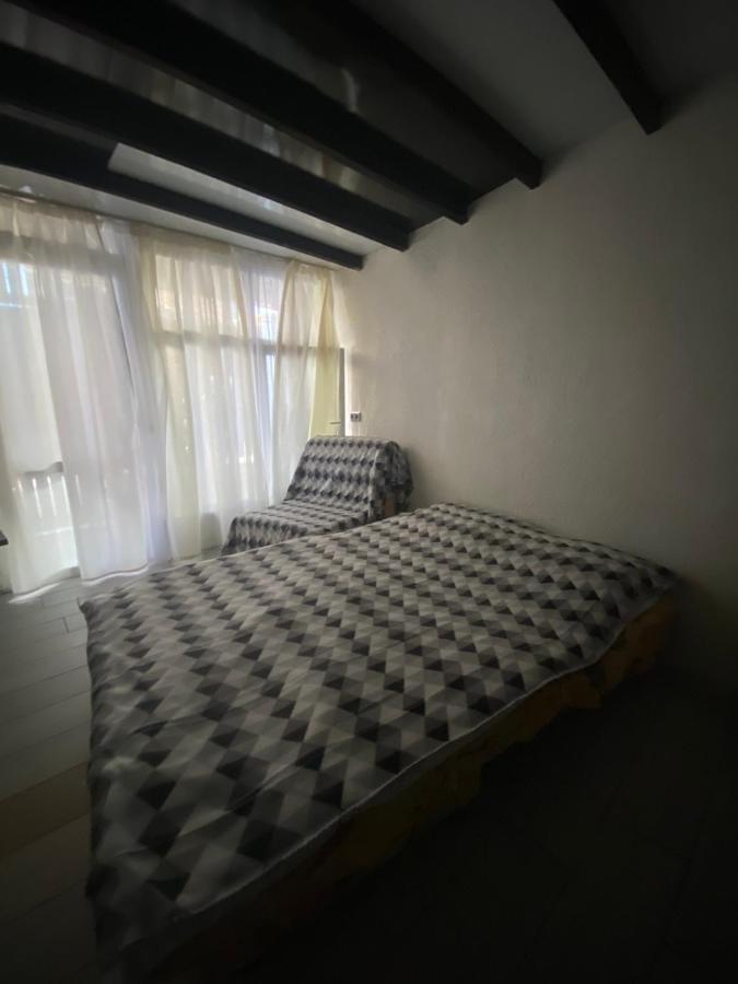 Apartment House&house 84 *